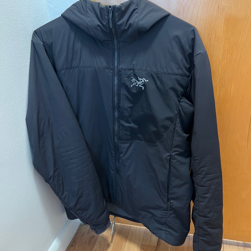 Arc'teryx Men's Black Proton LT Hooded Insulated Jacket